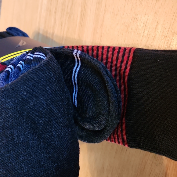 Nautica Men's 5 pair pack of crew socks - Picture 8 of 8